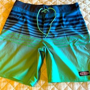EUC Men’s Vineyard Vines Board shorts 🌊🏄